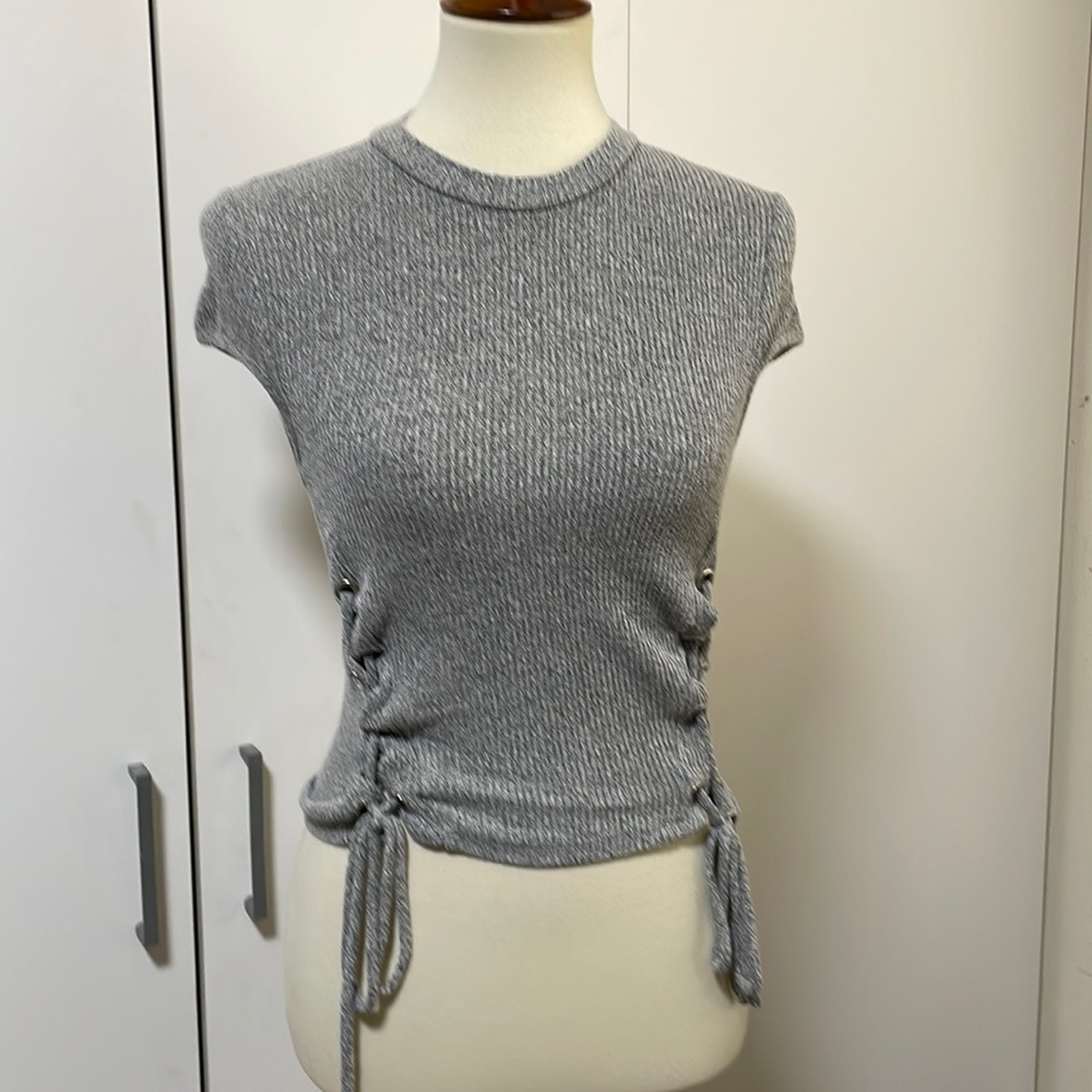 I JOAH Top * Size Small * Gray Ribbed *‎ Adjustable sides